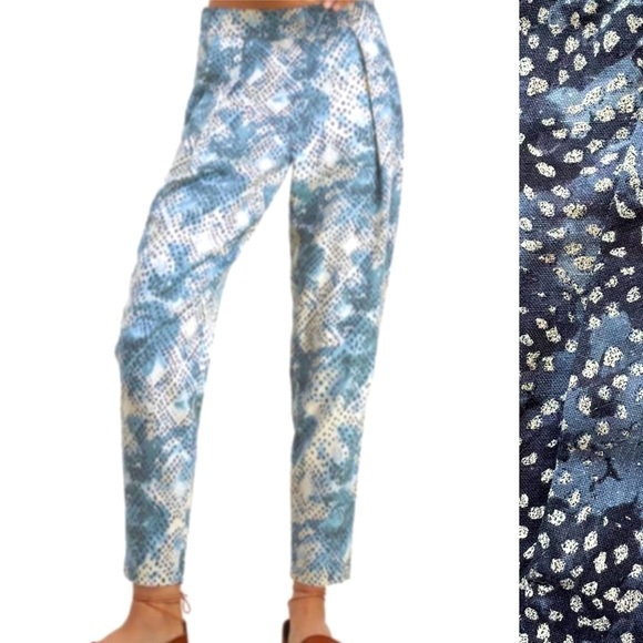 Aritzia Community XS Silk Pleated Pant - Picture 2 of 9